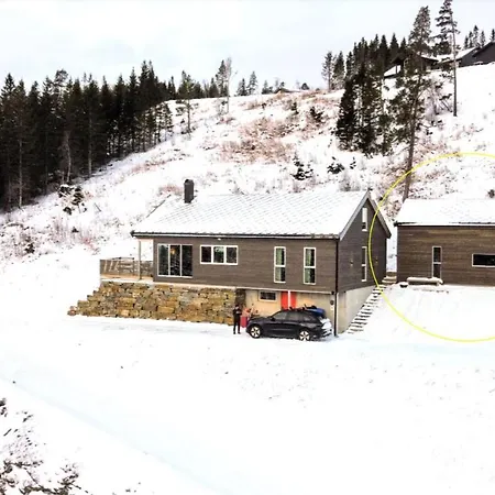 Tiny Mountain With A Panoramic View Feriehus